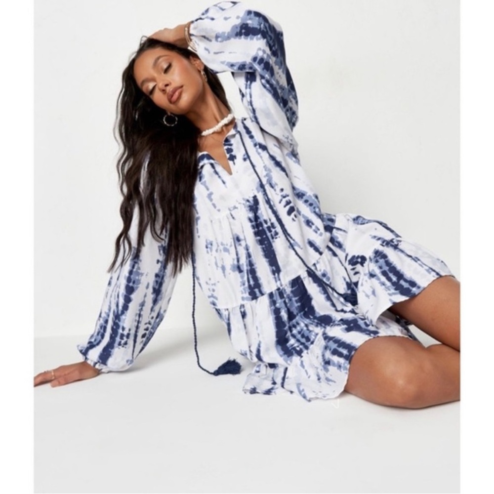 White and blue long sleeve dress